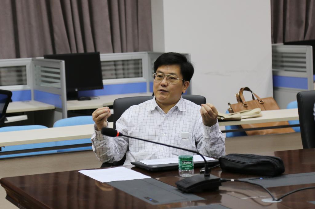 图2 宗老师作指导