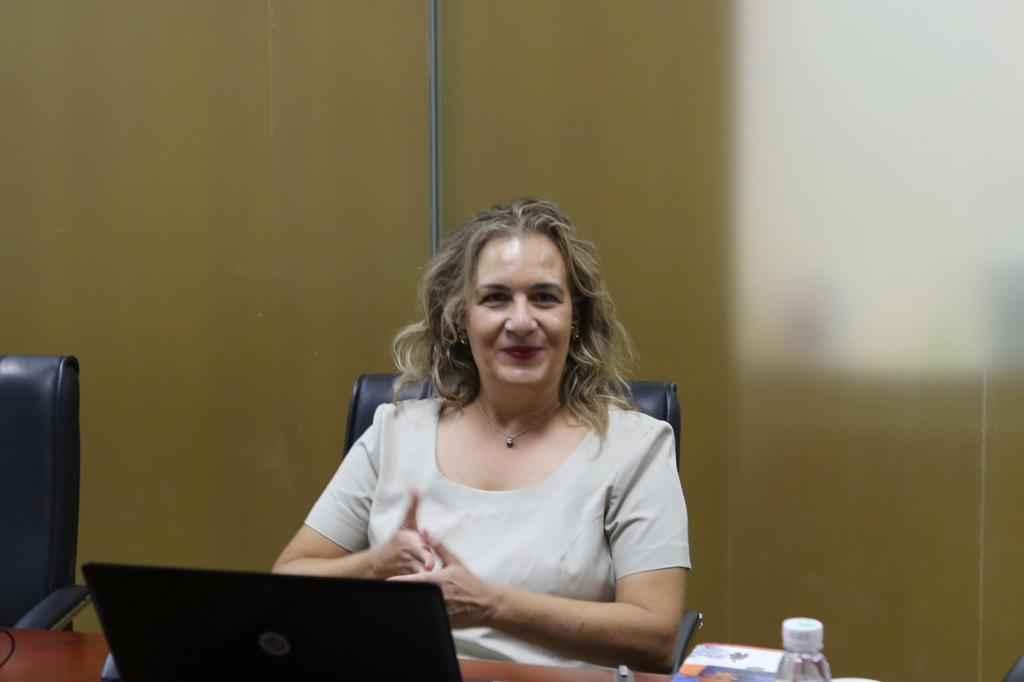 图1 Christina Alexandris副教授做学术讲座